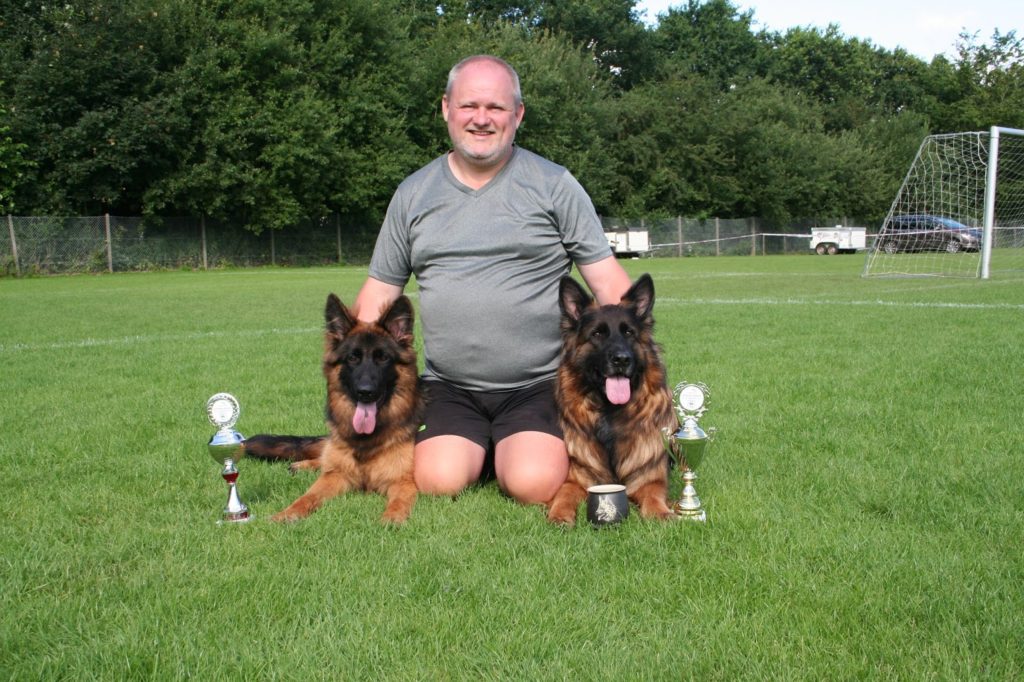 Olexius Yvie & Hassenkam's Christa - langhåret schæferhund